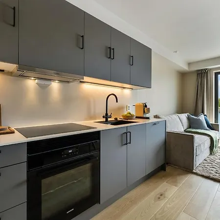 New With Ocean View In Appartement Henningsvær